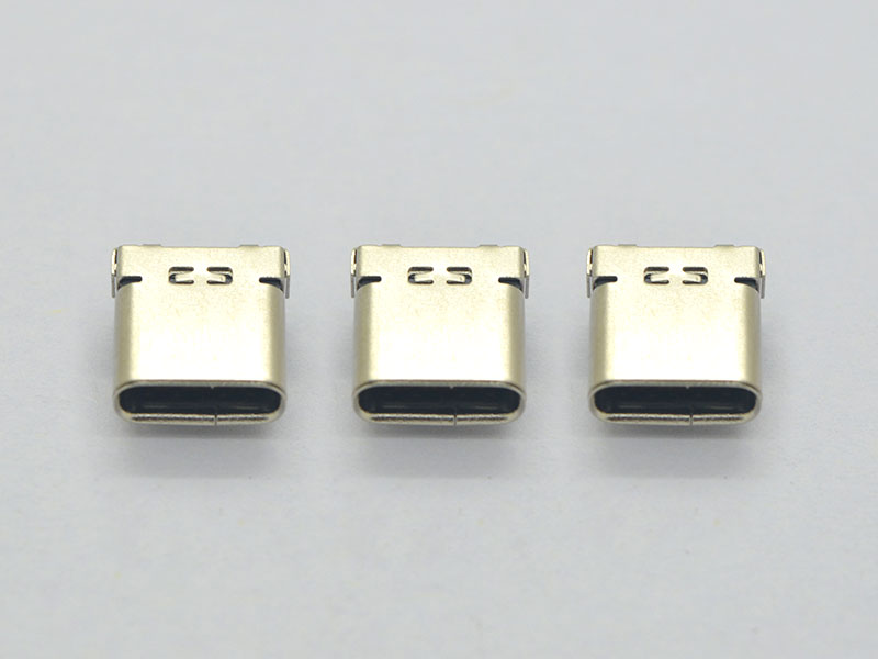 TYPE C Female 板上雙殼